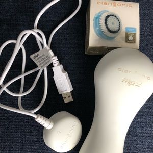 Clarisonic Mia2 with brush head